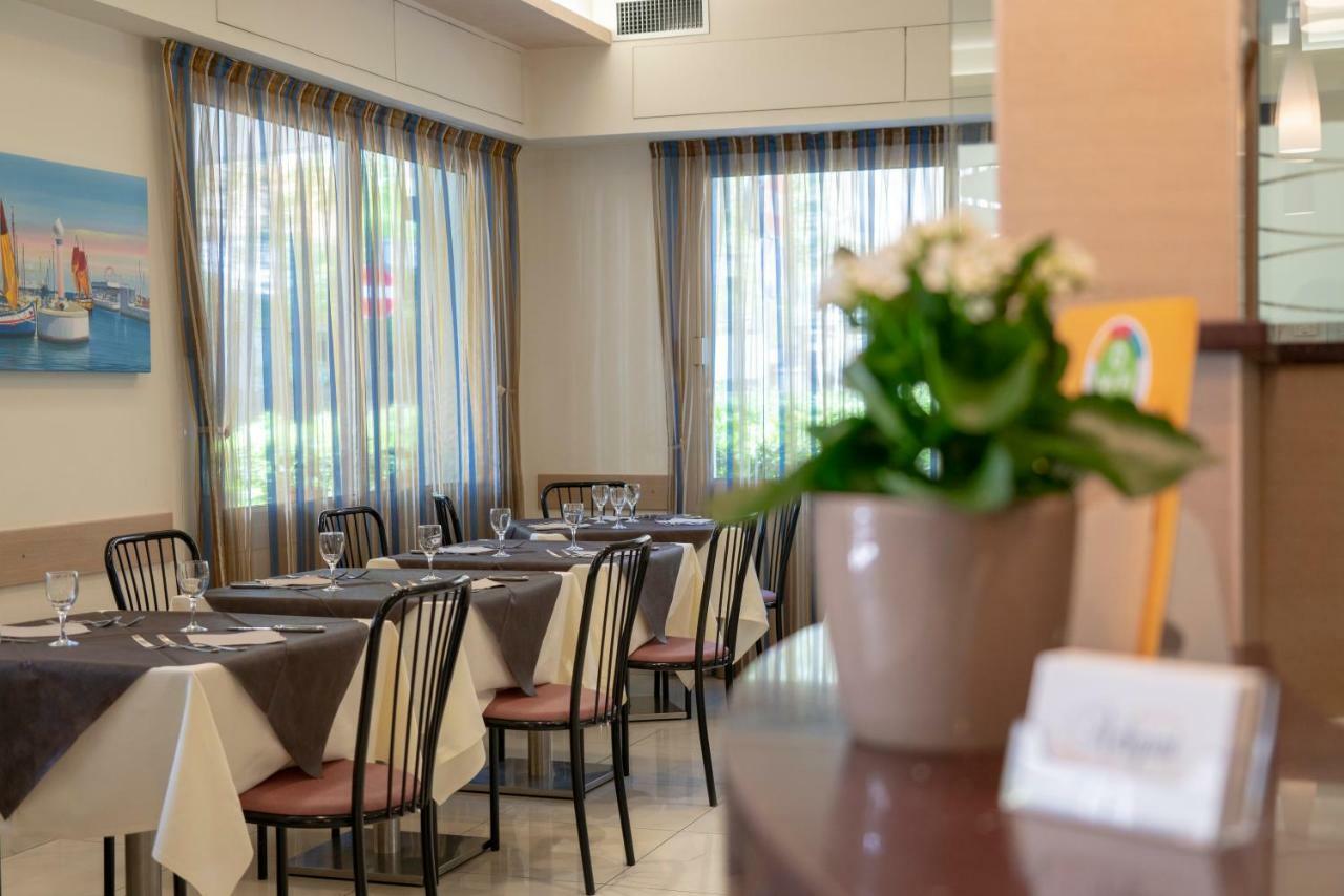 Hotel Adigrat Riccione Exteriér fotografie